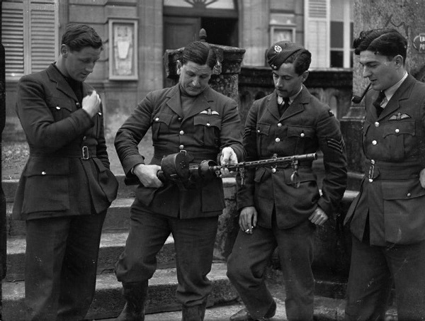 Simple light machine guns were inadequate for aircraft armament